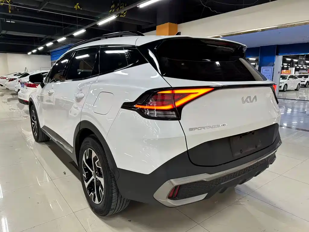 Kia Sportage 2023 — фото 8