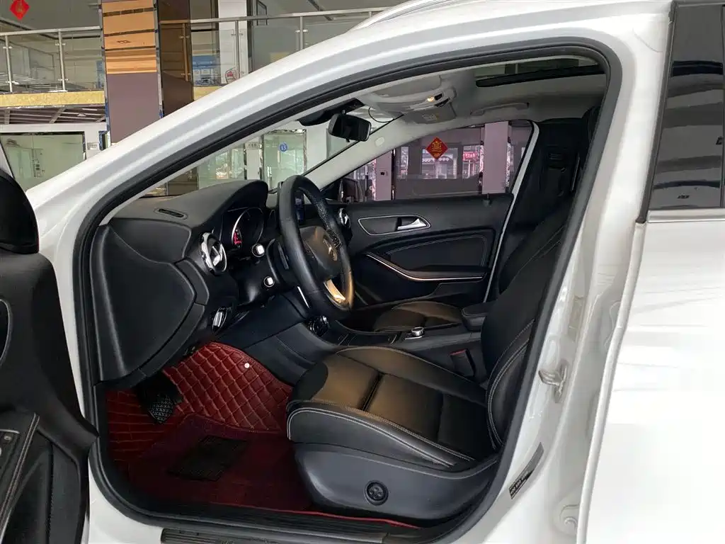 Mercedes-Benz GLA 2017 — фото 14