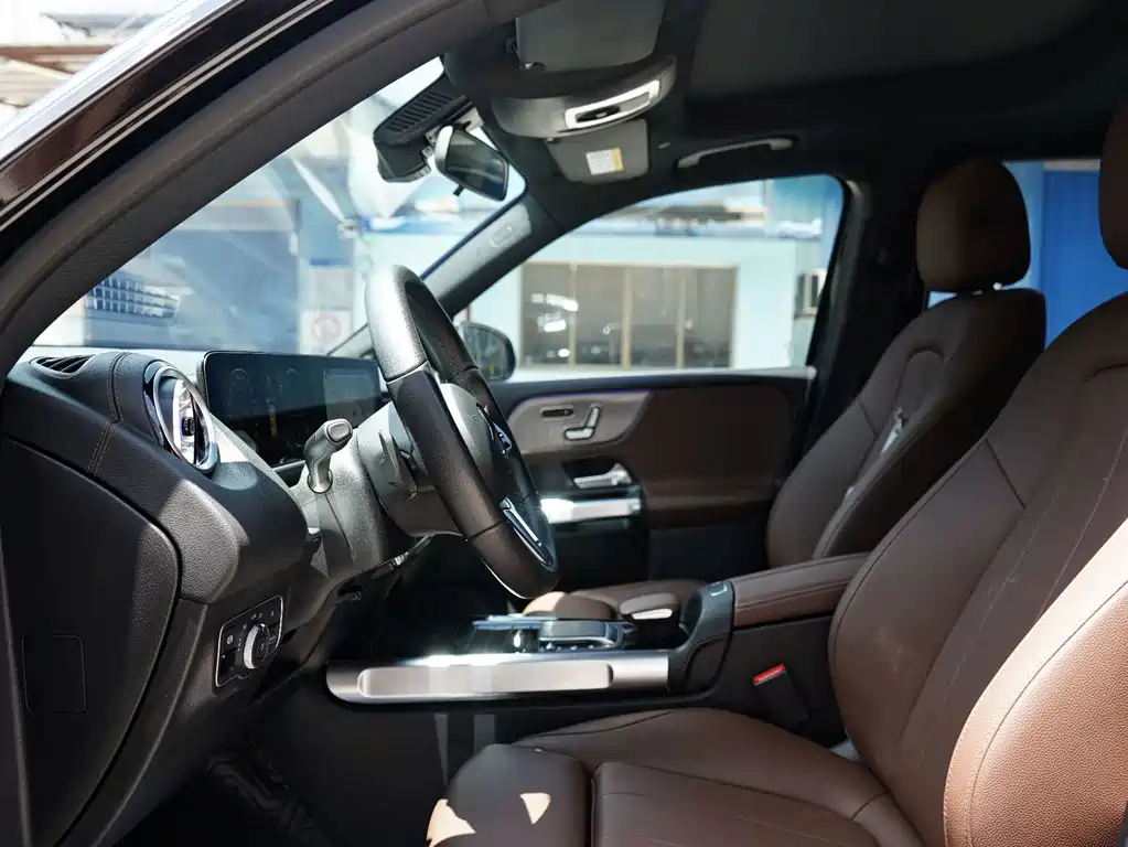 Mercedes-Benz GLB 2023