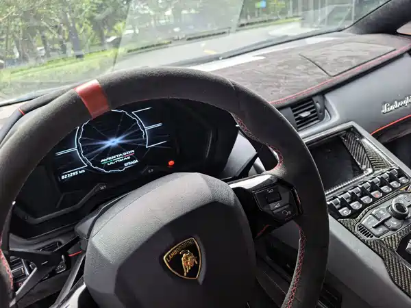 Lamborghini Aventador 2013