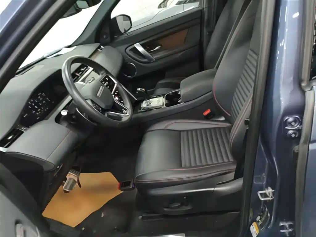 Land Rover Discovery Sport 2023 — фото 15