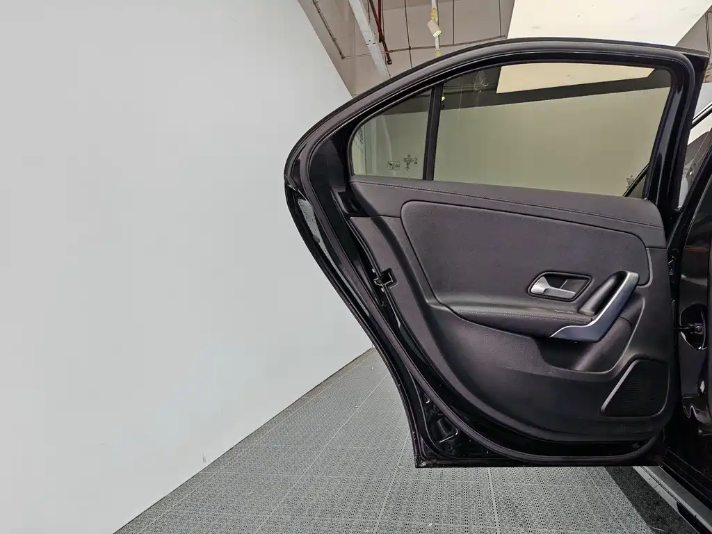 Mercedes-Benz A-Class 2020 — фото 14