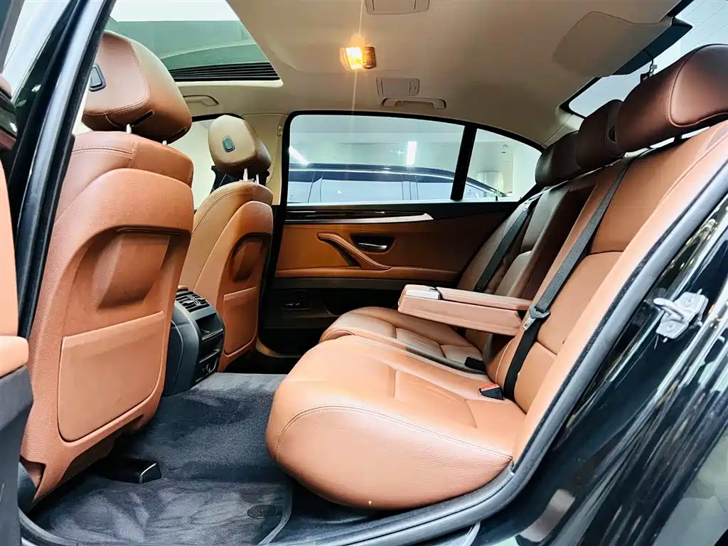 BMW 5 Series 2016 — фото 15