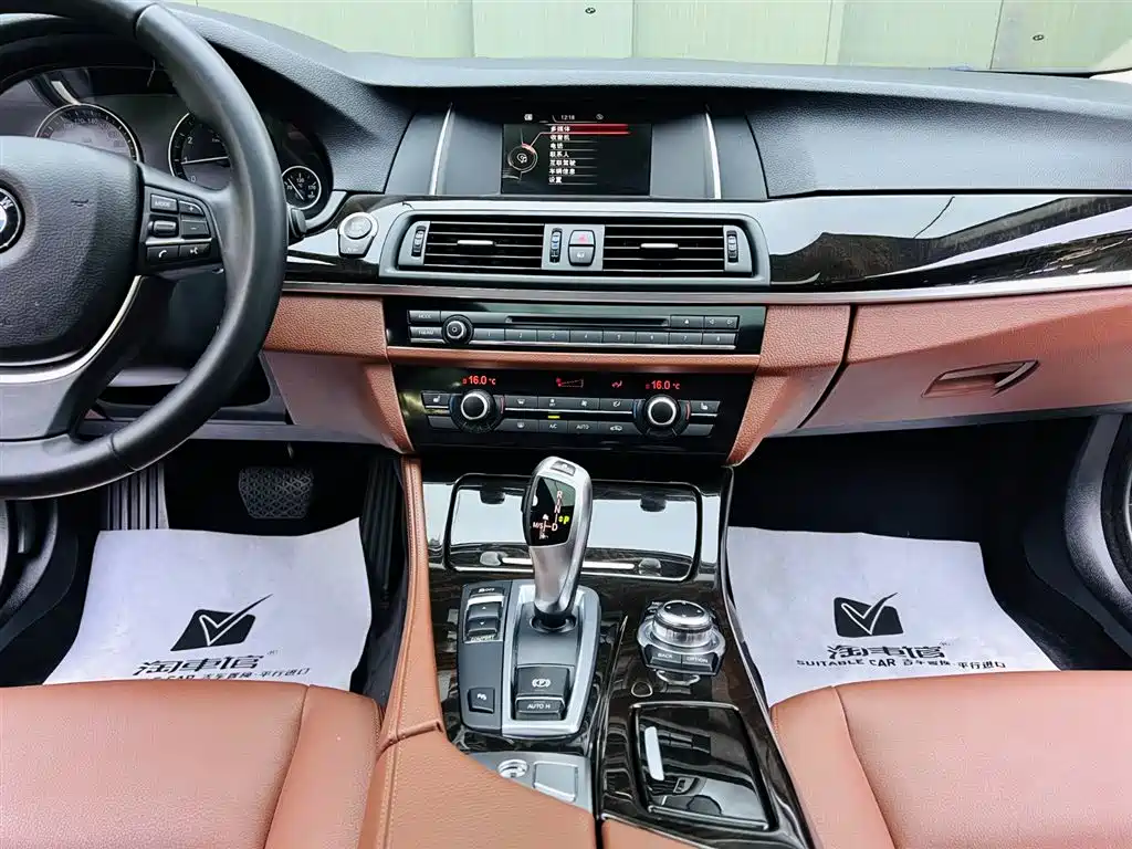 BMW 5 Series 2016 — фото 12