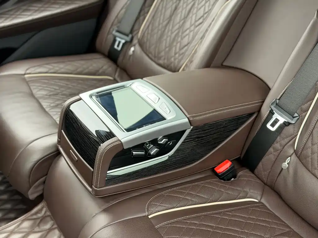 BMW 7 Series 2021 — фото 14