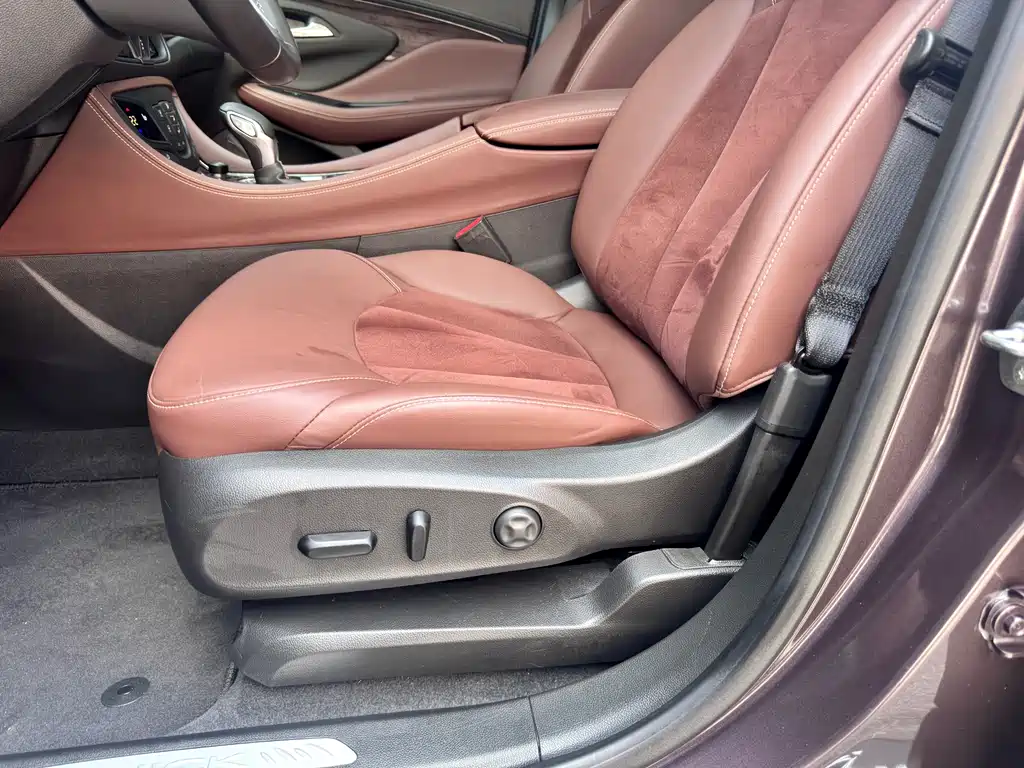 Buick Envision Plus 2017 — фото 11