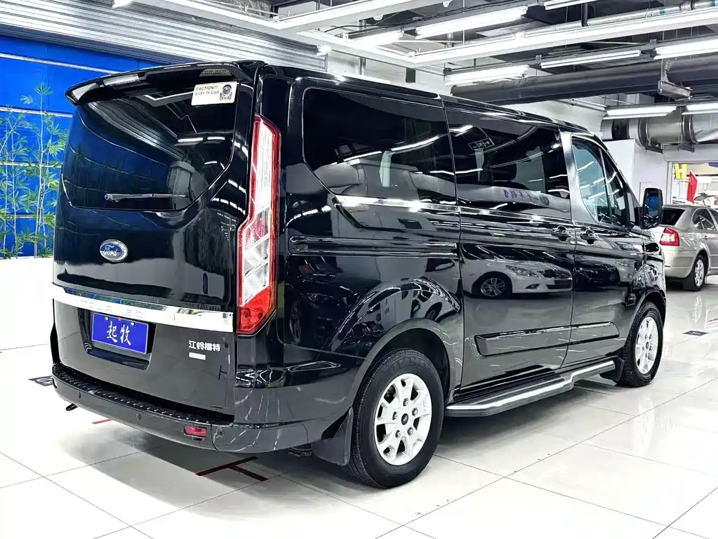 Ford Tourneo 2018 — фото 5