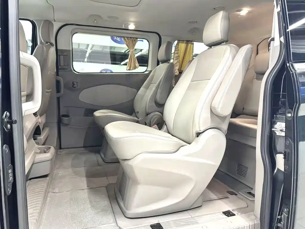 Ford Tourneo 2018 — фото 12