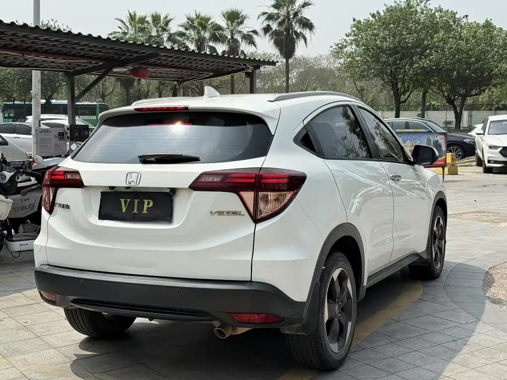 Honda Vezel 2016