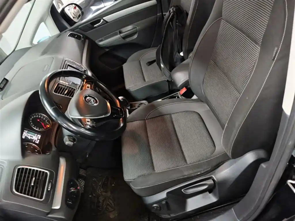 Volkswagen Sharan 2018 — фото 15