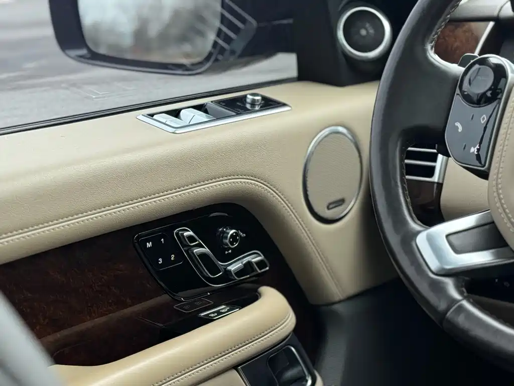 Land Rover Range Rover 2021 — фото 10