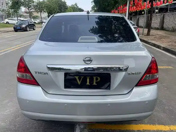 Nissan Tiida 2007