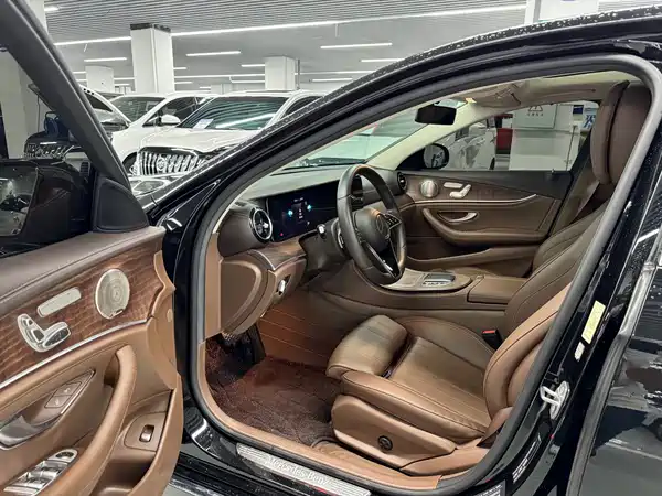 Mercedes-Benz E-Class 2022