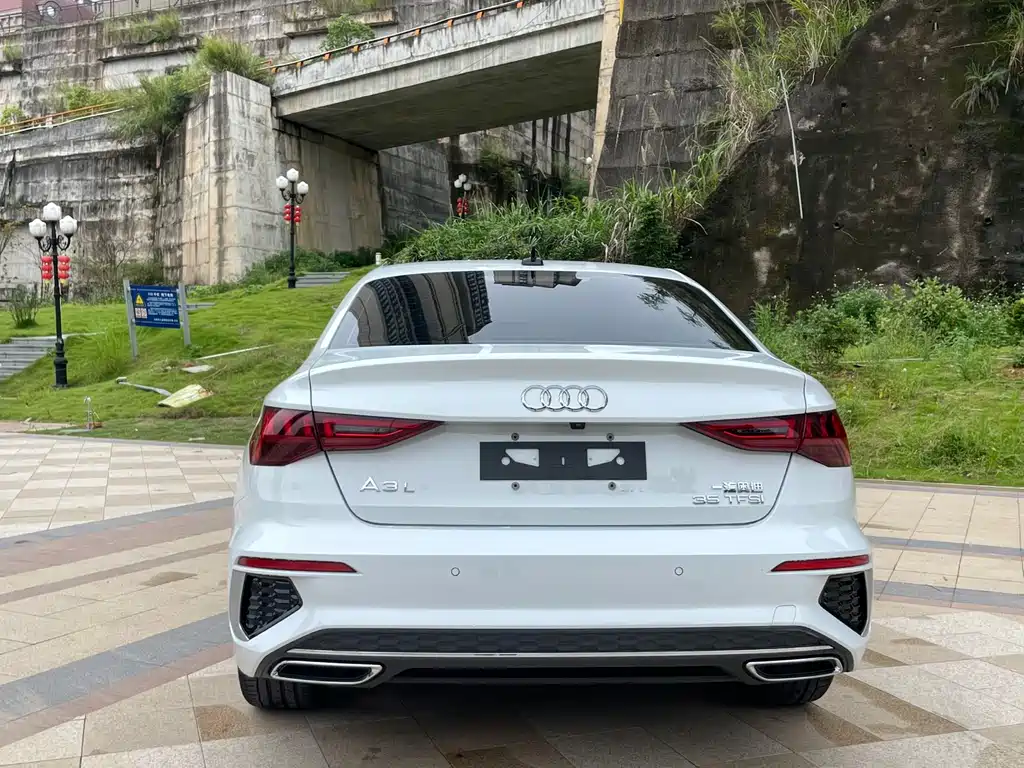 Audi A3 2023 — фото 9