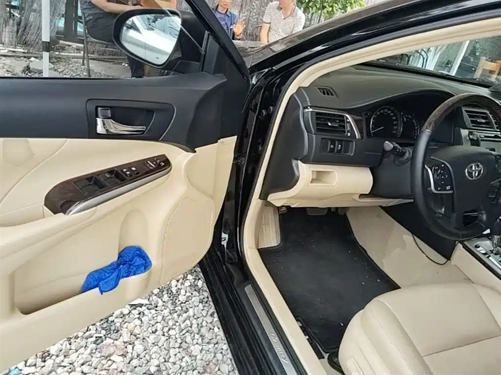 Toyota Camry 2016 — фото 15