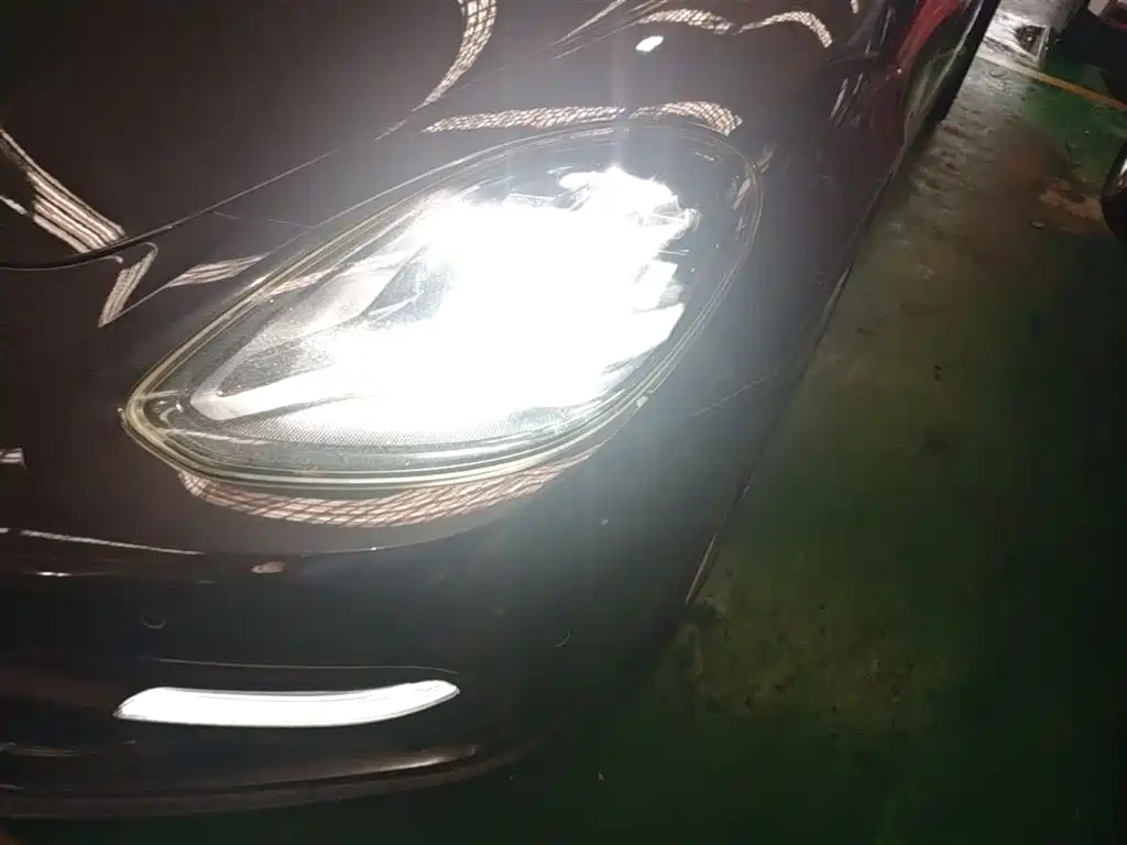 Porsche Panamera 2018 — фото 24