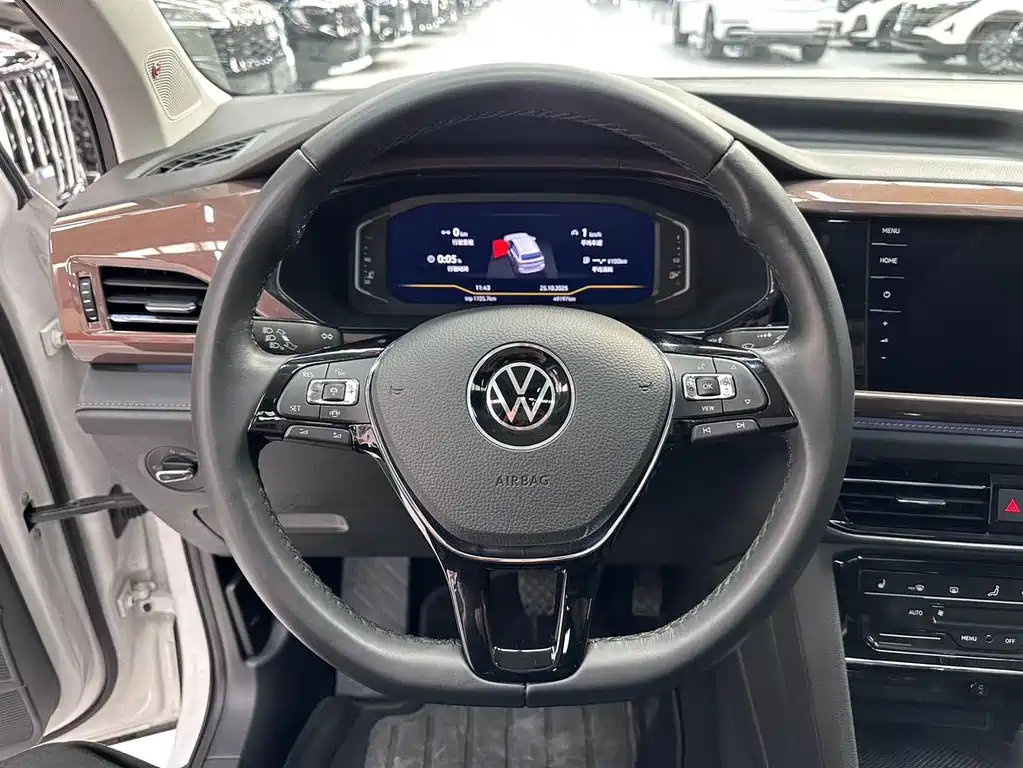 Volkswagen Tharu 2022 — фото 12