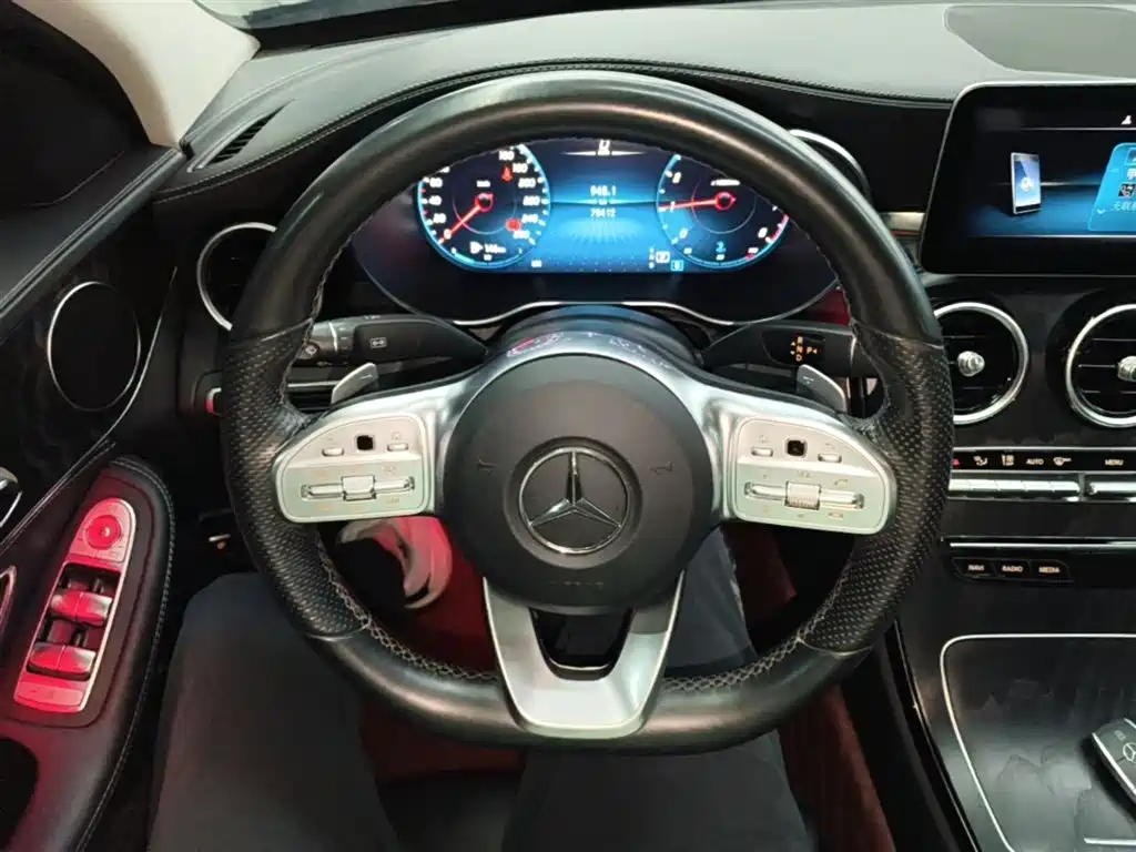 Mercedes-Benz C-Class 2020 — фото 11