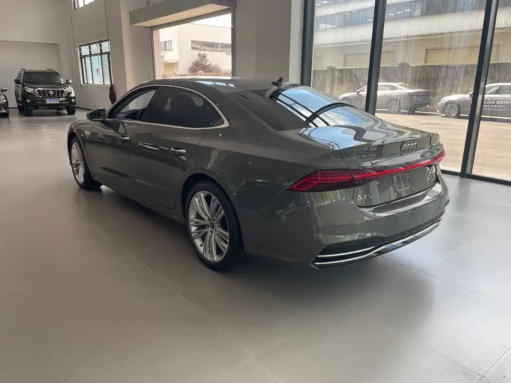 Audi A7L 2024 — фото 12