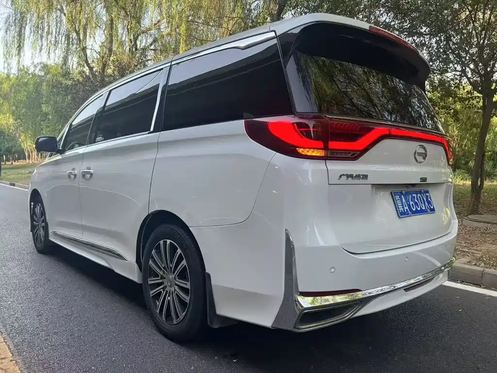 GAC Trumpchi M8 2022 — фото 4