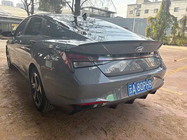 Hyundai Elantra 2022