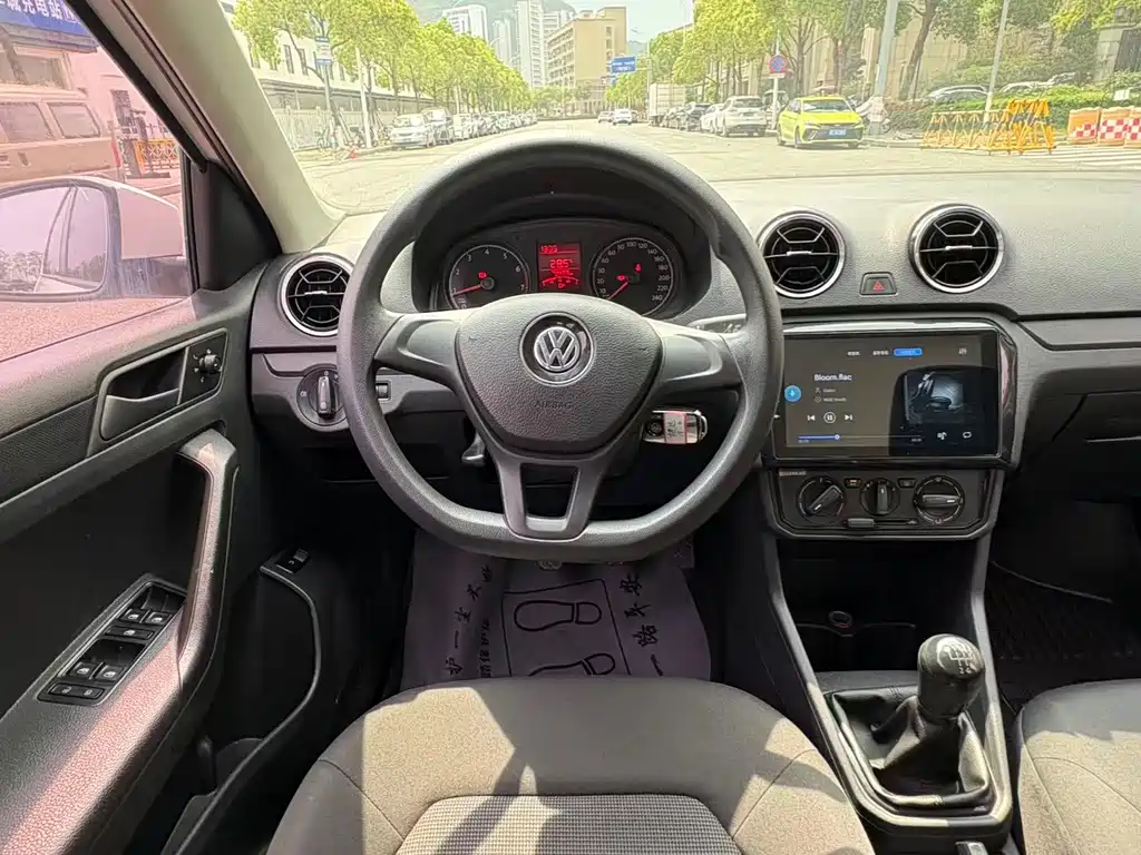 Volkswagen Jetta 2018 — фото 13