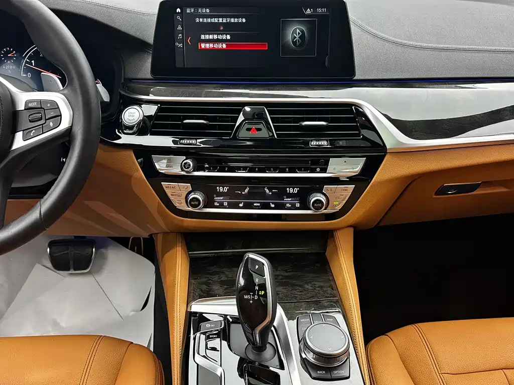 BMW 5 Series 2018 — фото 17