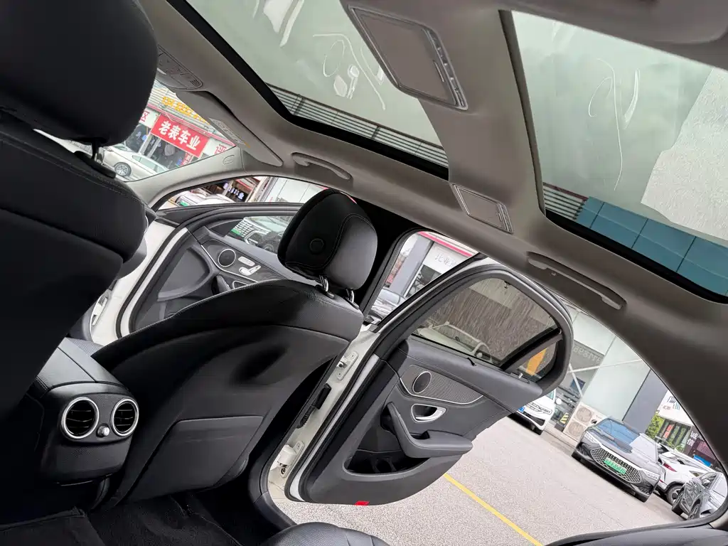 Mercedes-Benz C-Class 2015 — фото 24