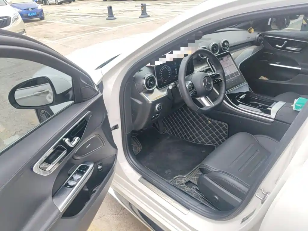 Mercedes-Benz C-Class 2023 — фото 16