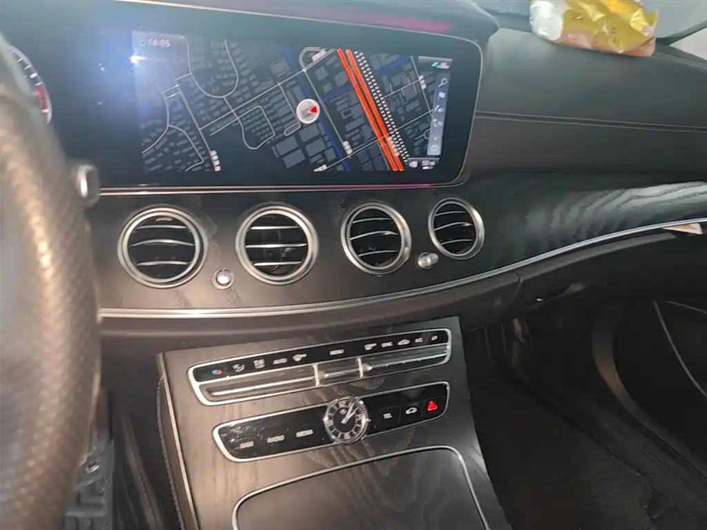 Mercedes-Benz E-Class 2018 — фото 13