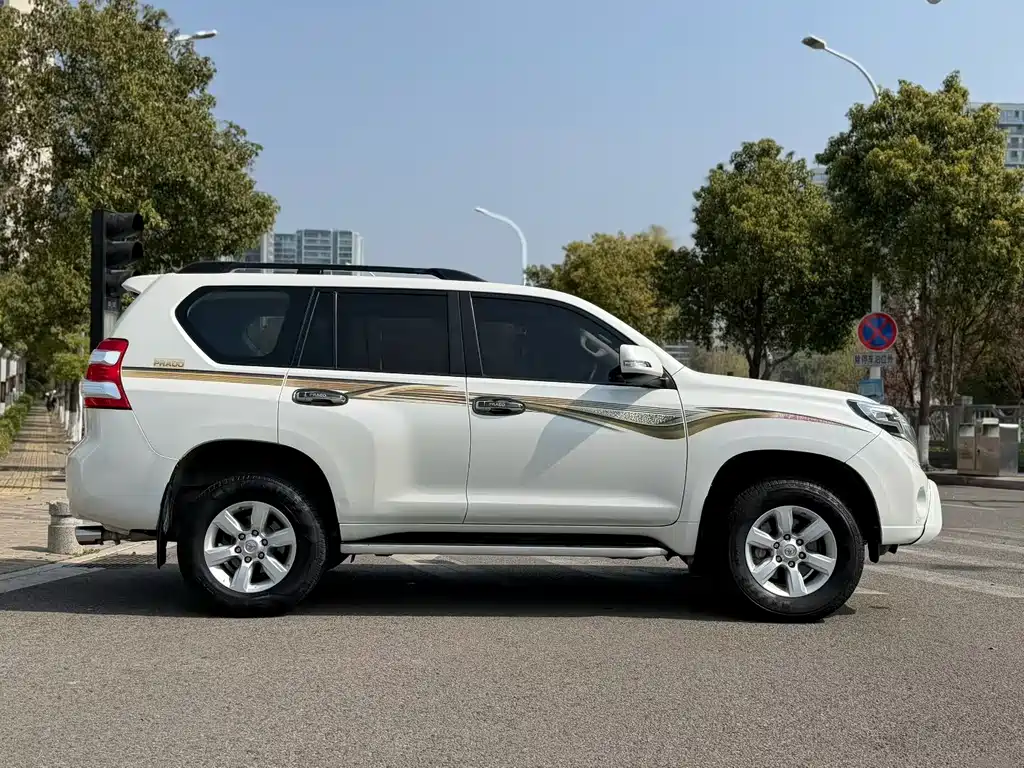 Toyota Prado 2017 — фото 3