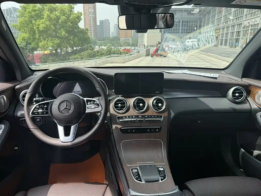 Mercedes-Benz GLC 2021 — фото 12
