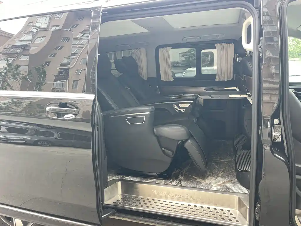 Mercedes-Benz V-Class 2020 — фото 10