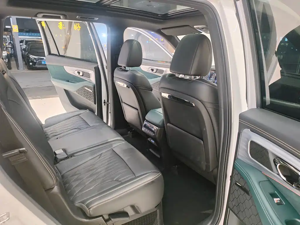 GAC Motor Trumpchi GS8 2022 — фото 12