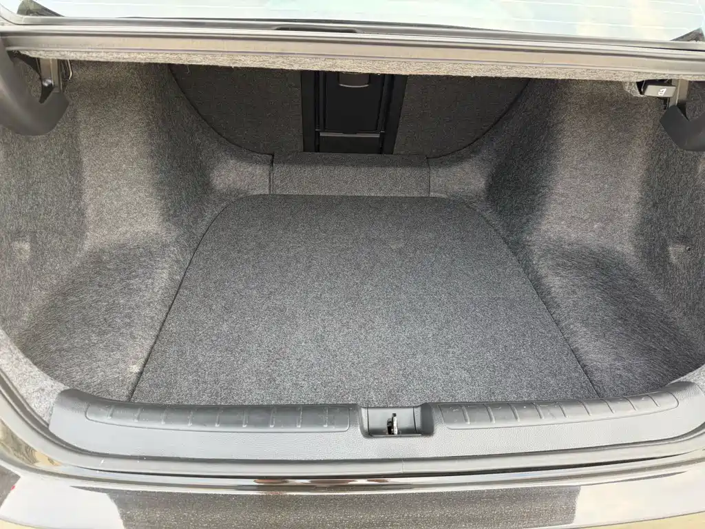 Honda Accord 2022 — фото 12