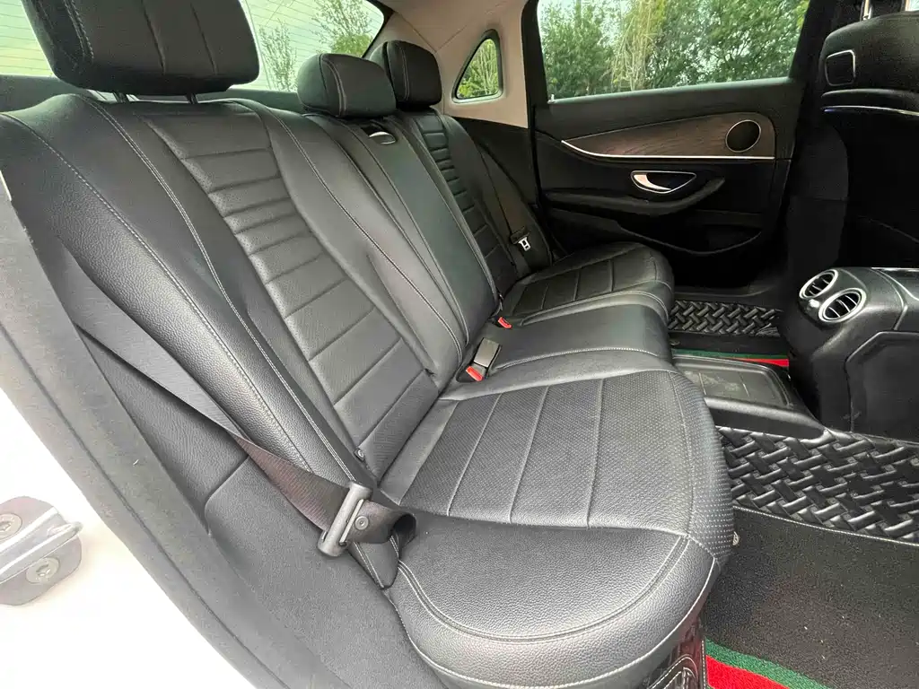 Mercedes-Benz E-Class 2018 — фото 15
