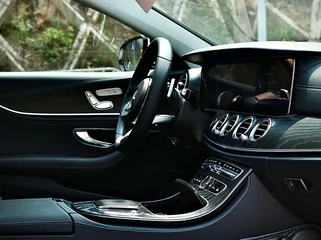 Mercedes-Benz E-Class 2019 — фото 15