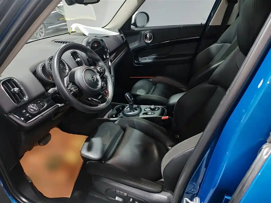 MINI Countryman 2019 — фото 11