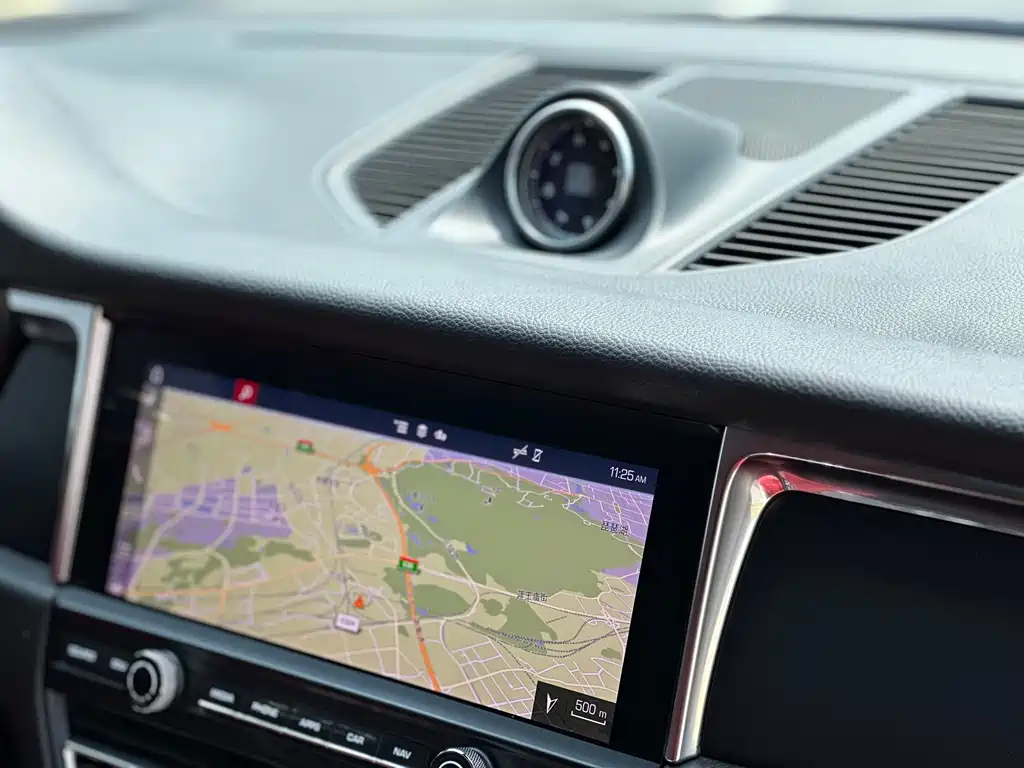 Porsche Macan 2021 — фото 13
