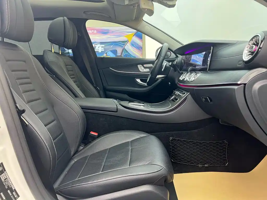 Mercedes-Benz E-Class 2019 — фото 39