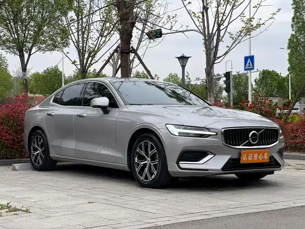 Volvo S60 2023
