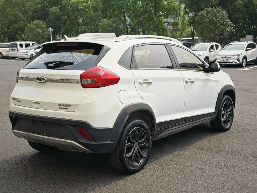 Chery Tiggo 3xe 2018 — фото 9
