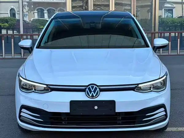 Volkswagen Golf 2023