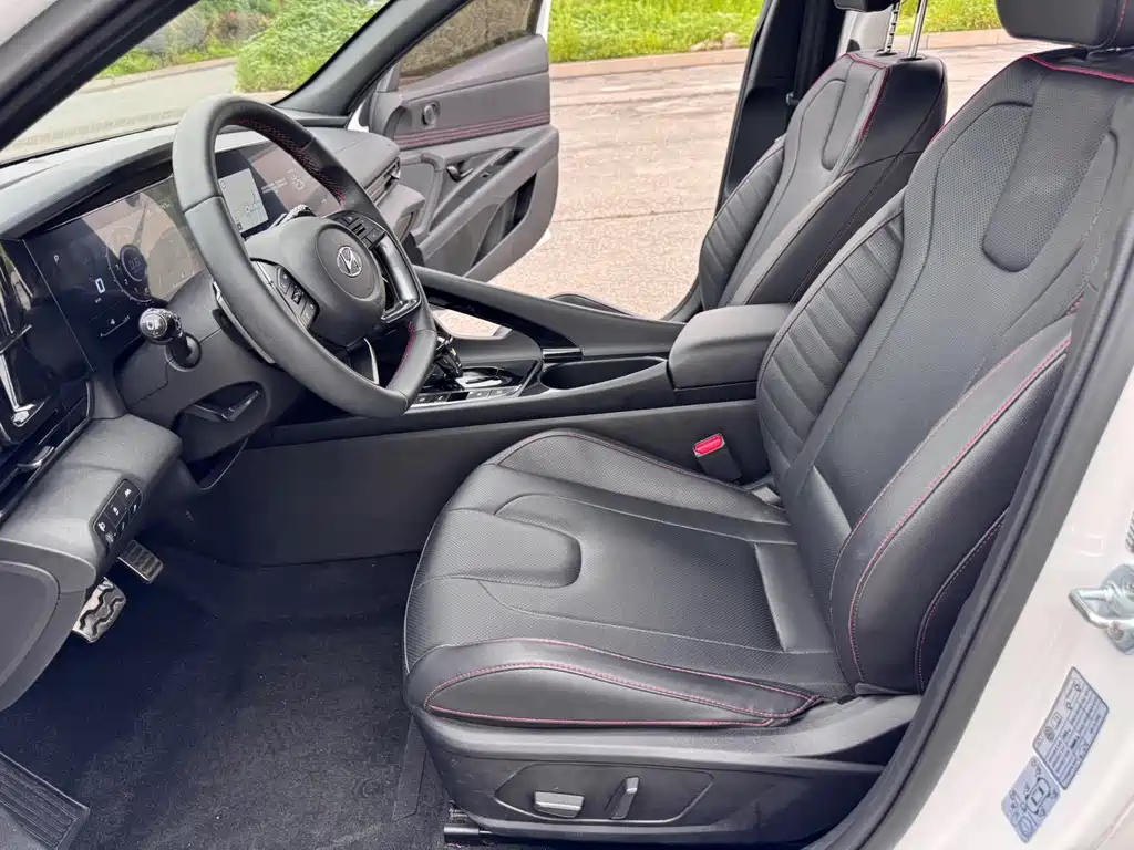 Hyundai Elantra 2022 — фото 12
