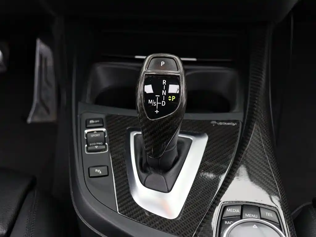 BMW 1 Series 2015 — фото 16