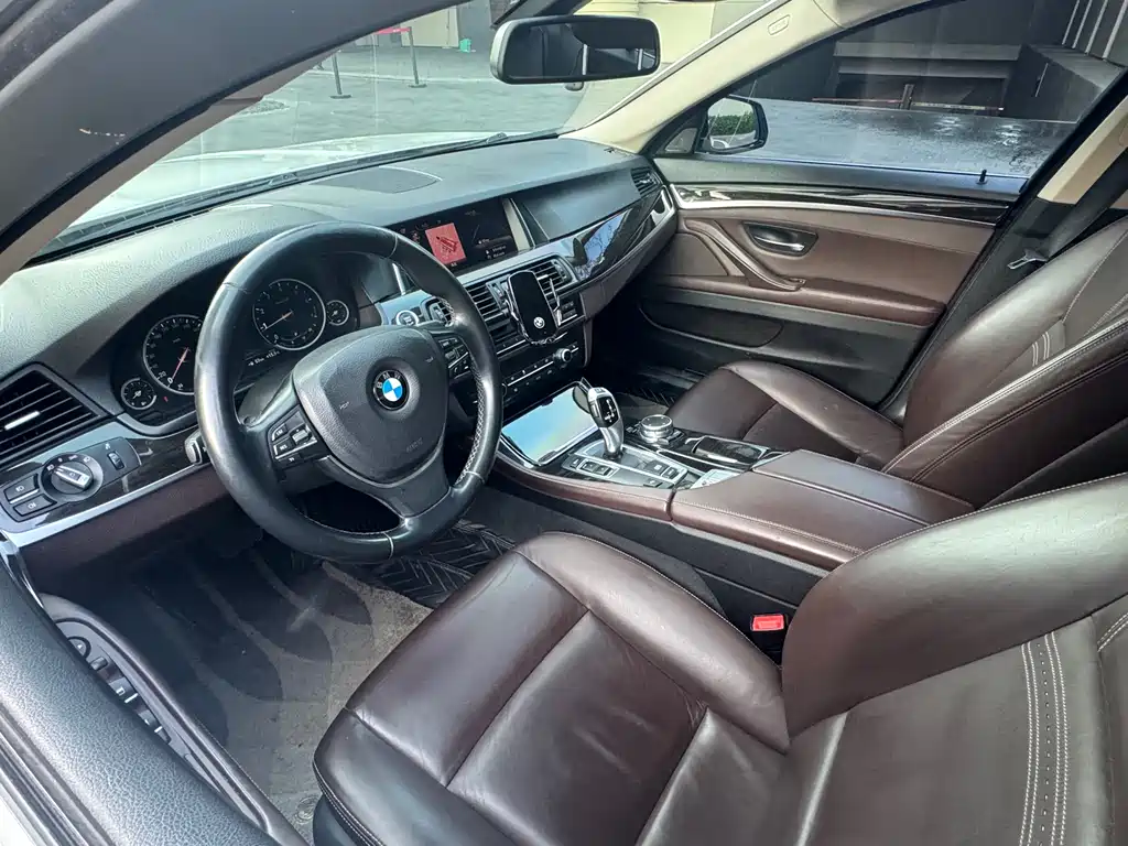 BMW 5 Series 2015 — фото 8