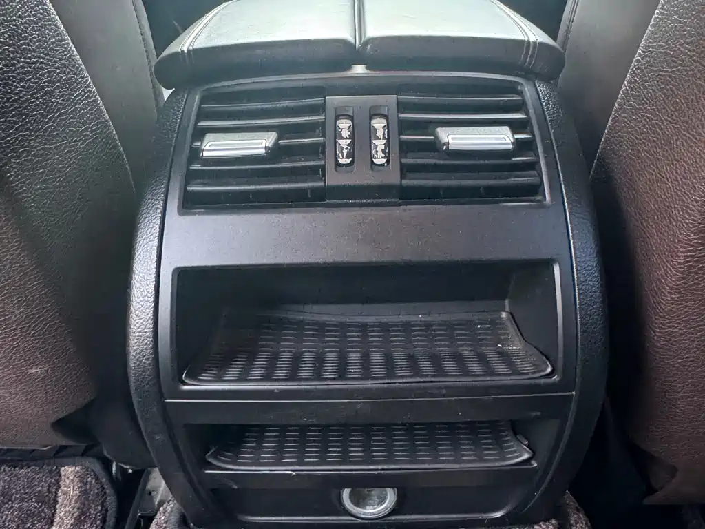 BMW 5 Series 2015 — фото 14