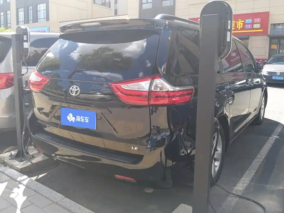 Toyota Sienna 2016