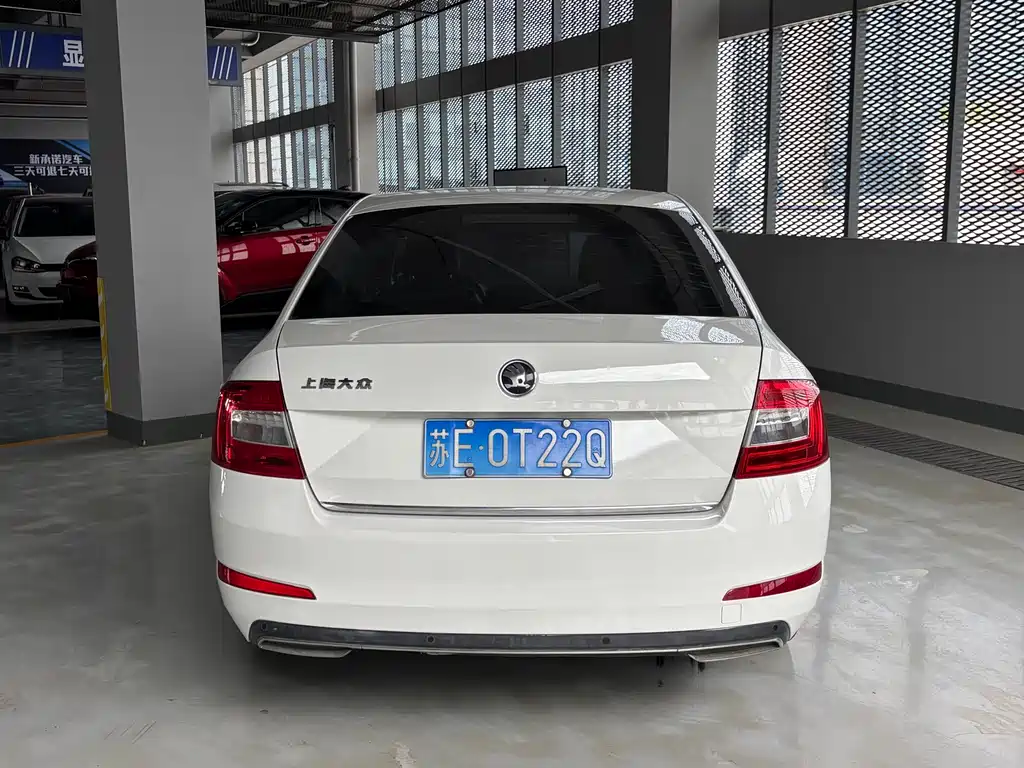 Skoda Octavia 2016 — фото 12