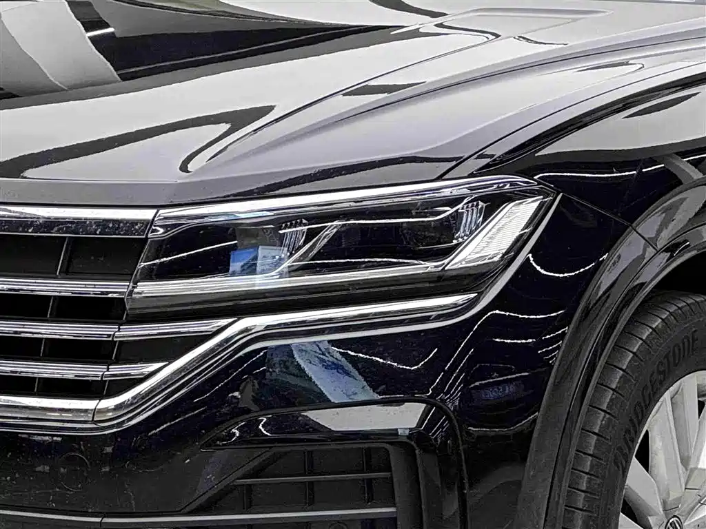 Volkswagen Touareg 2023 — фото 3